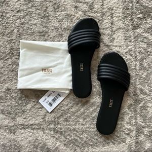 TKEES Serena sandal in black